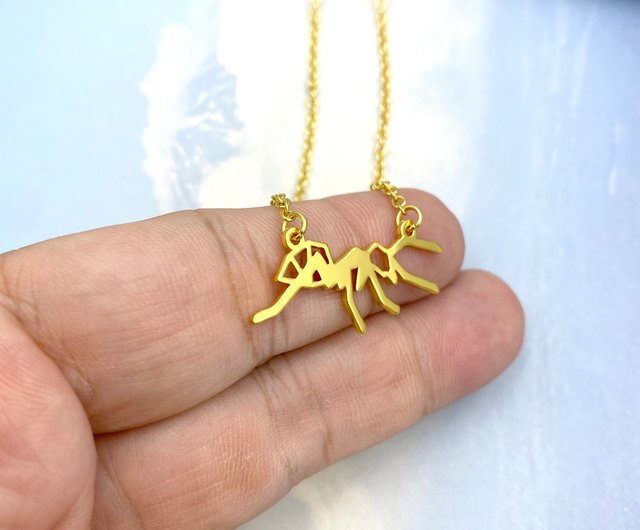 ゴールドメッキ 幾何学模様 ネックレス美品✨ 幾何学模様 ゴールドメッキ ネックレス