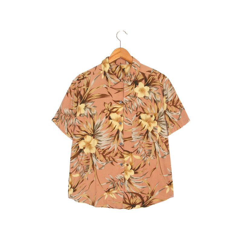 [Egg plant ancient] hibiscus flower printing ancient short-sleeved shirt - เสื้อเชิ้ตผู้หญิง - เส้นใยสังเคราะห์ สีส้ม