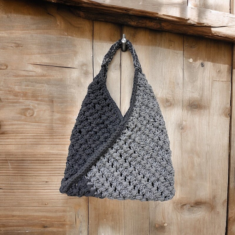 Crochet tote bag - กระเป๋าแมสเซนเจอร์ - ผ้าฝ้าย/ผ้าลินิน สีเทา