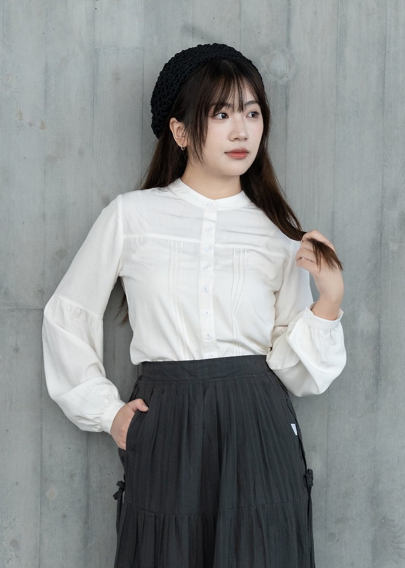 Self-designed ivory French style small collar pleated princess sleeve top - Women's Tops - Other Materials 