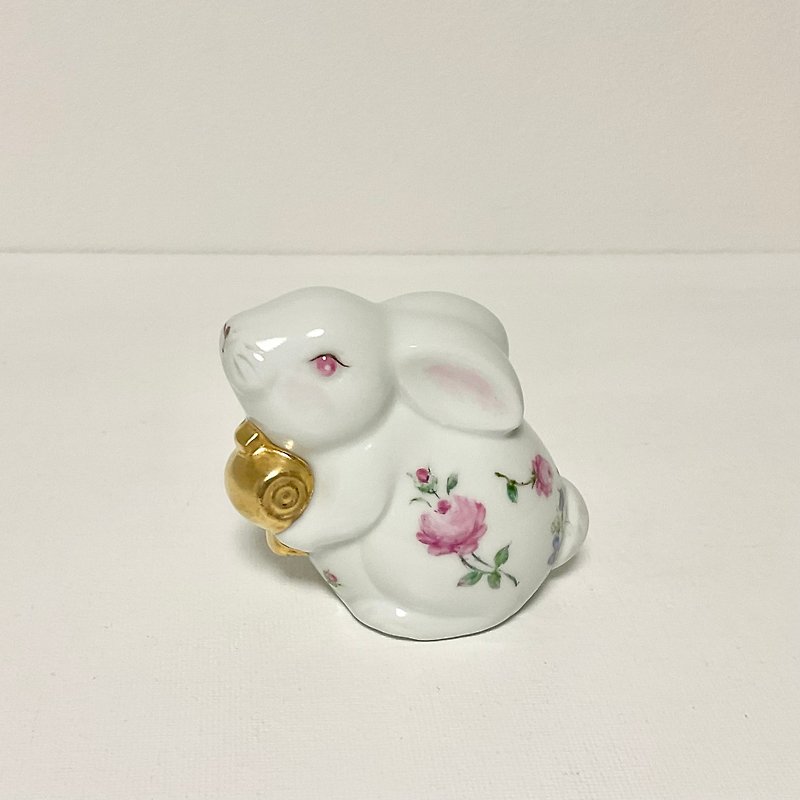 Porcelain rabbit holding a lucky mallet - Items for Display - Porcelain White