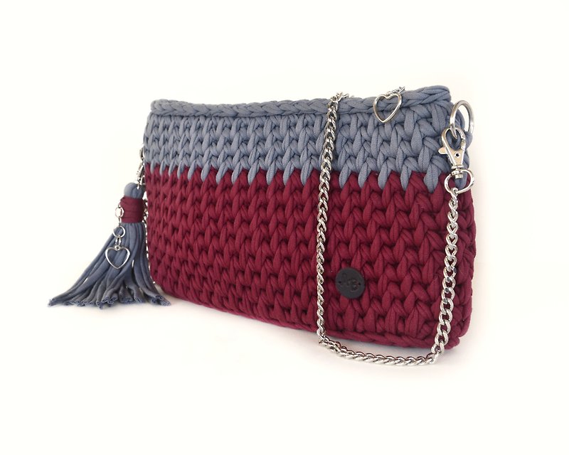 ผ้าฝ้าย/ผ้าลินิน กระเป๋าคลัทช์ สีเทา - Crochet clutch with strap, Burgundy shoulder bag, Small crossbody purse women