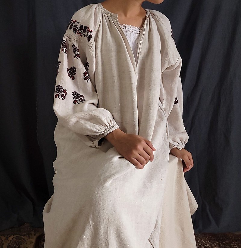 BajuTua /古著/ 1930's Vyshyvanka 烏克蘭手縫刺繡洋裝- 葡萄 - 連身裙 - 棉．麻 白色