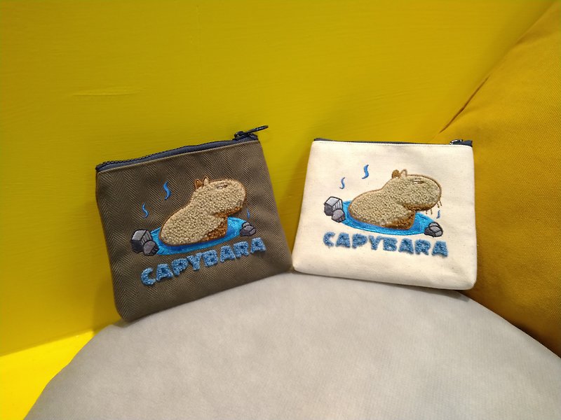 [Pairs and Pairs Set] Cute Bathing Capybara*2 Universal Coin Purse Three-dimensional Embroidered Valentine's Day - Wallets - Other Materials Multicolor