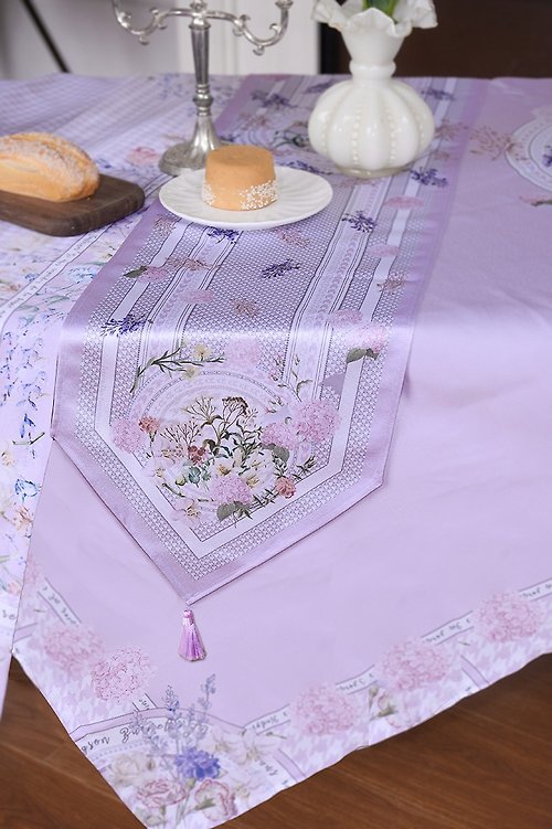 JARDIN DES FONTAINES Secret Violet Garden 防水桌旗 (防水緞面布料,餐桌,鋼琴面適用)