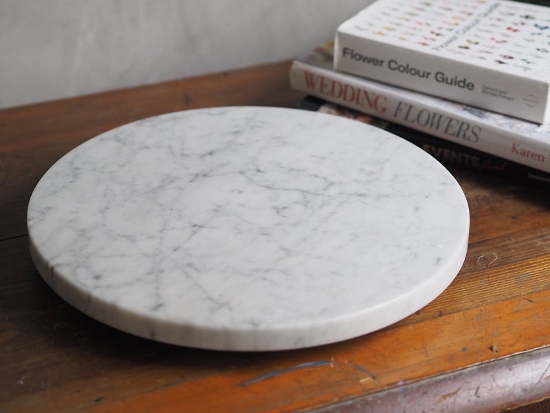 [Classic] Pale White Kara _ White Series _ Natural Marble Floral Turntable - Items for Display - Stone White