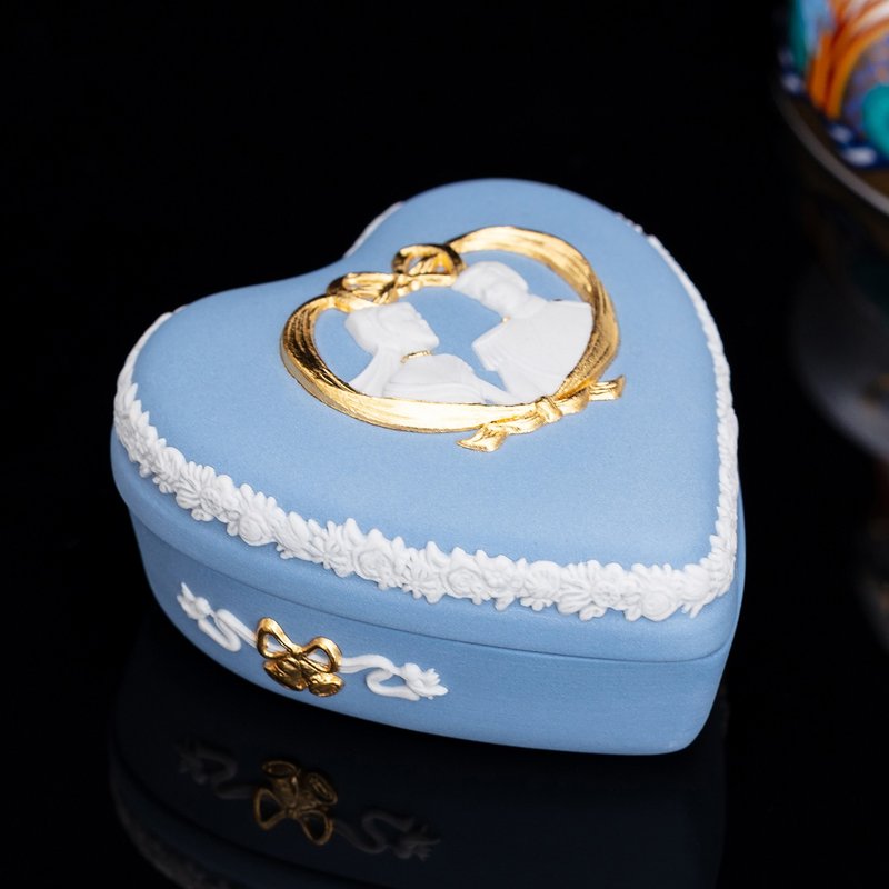 情人結婚禮贈 Wedgwood 迪士尼 灰姑娘愛心瓷盒 首飾盒 - 居家收納/收納盒/儲物盒 - 瓷 