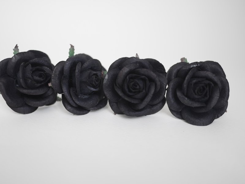Paper Flower, DIY, 20 pieces, centerpieces small rose size 4.5 cm., black color. - 其他 - 紙 黑色