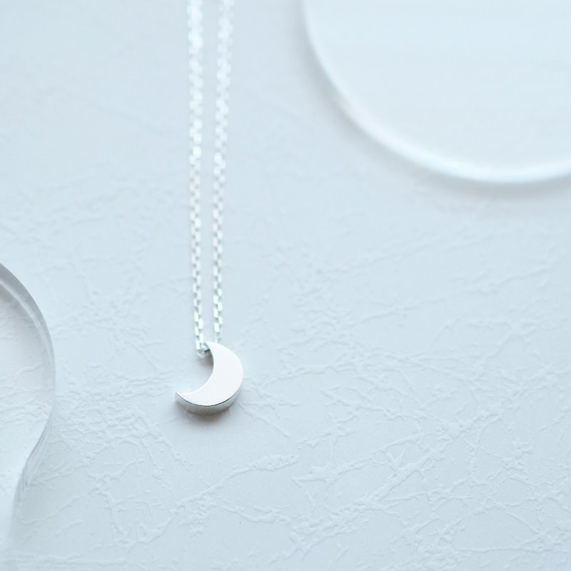 Crescent Moon Space Necklace Silver 925 - สร้อยคอ - โลหะ สีเทา