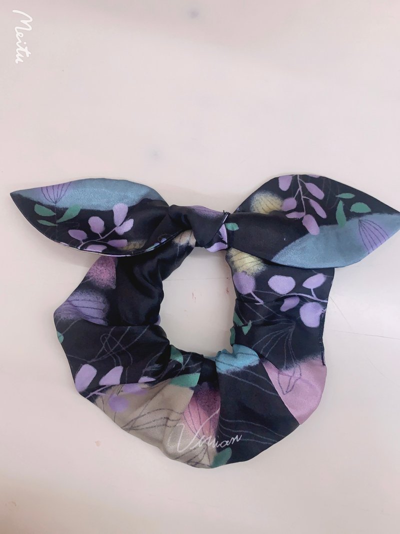 Rock personality flower language satin cloth small donut bow hair bundle-gift box - Hair Accessories - Silk 