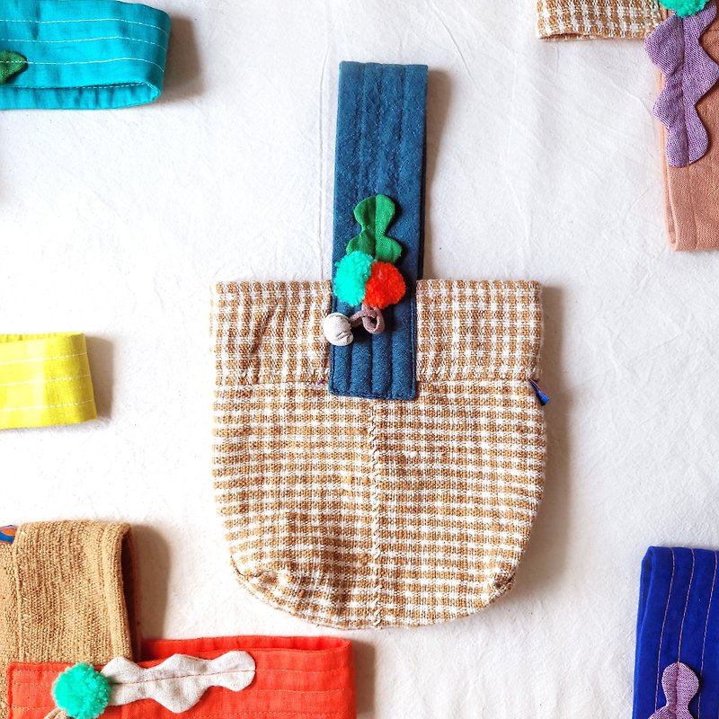 DUNIA handmade // Vegetable-dyed handwoven fabric environmentally friendly outing bag meal bag-check pattern - Handbags & Totes - Cotton & Hemp Multicolor