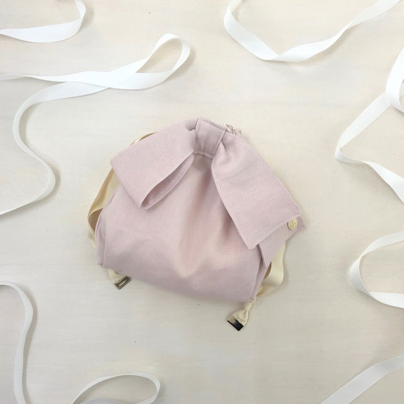 NEW Linen Twill Asymmetric Ribbon Drawstring Pouch Smoky Pink - กระเป๋าเครื่องสำอาง - ผ้าฝ้าย/ผ้าลินิน สึชมพู