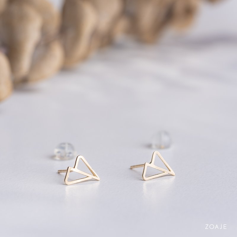 AUSTRIA Small geometrical 14k Solid Gold Earrings , Geometric Paperplane studs - ต่างหู - เครื่องประดับ สีทอง