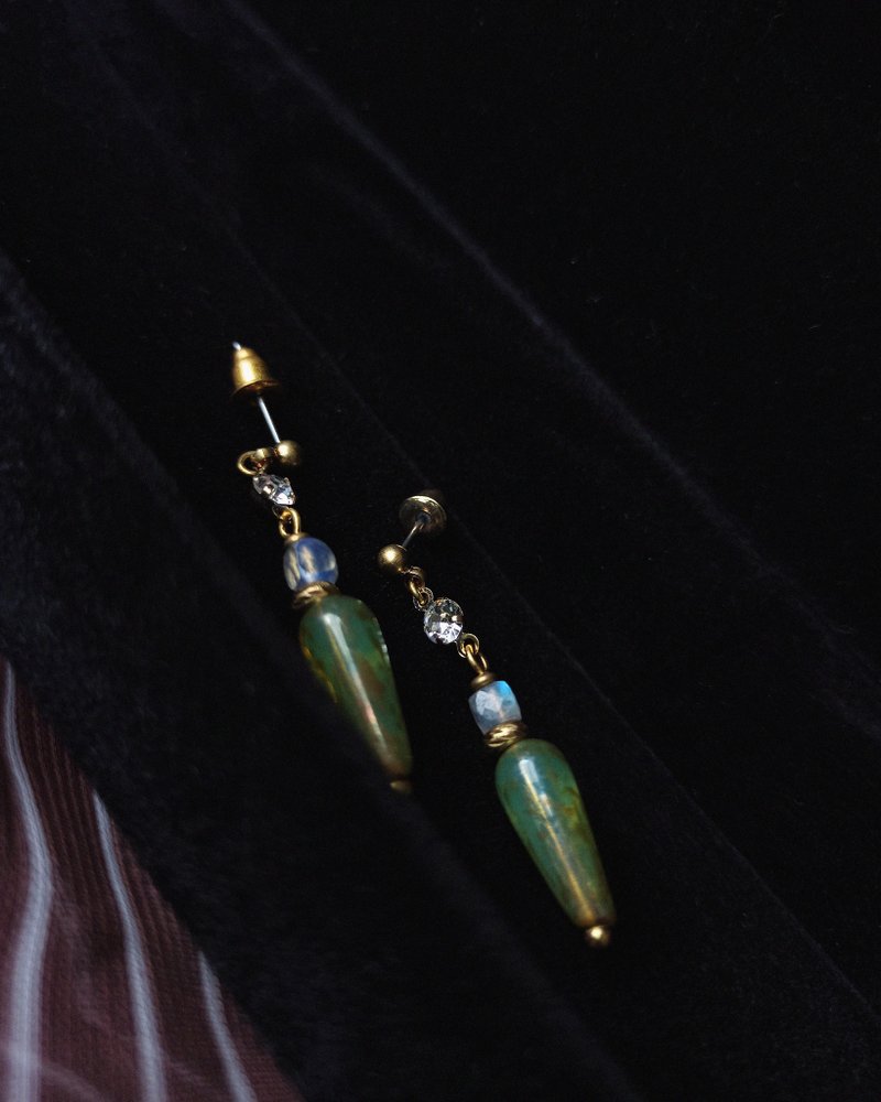 [Exclusive Limited Edition] June Wine Bottle Drop Earrings - Stone Earrings - ต่างหู - เครื่องประดับพลอย สีเขียว