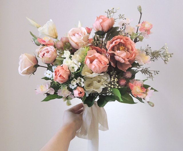 Classic Duett Salmon Pink Rose Bouquet - 100 Roses