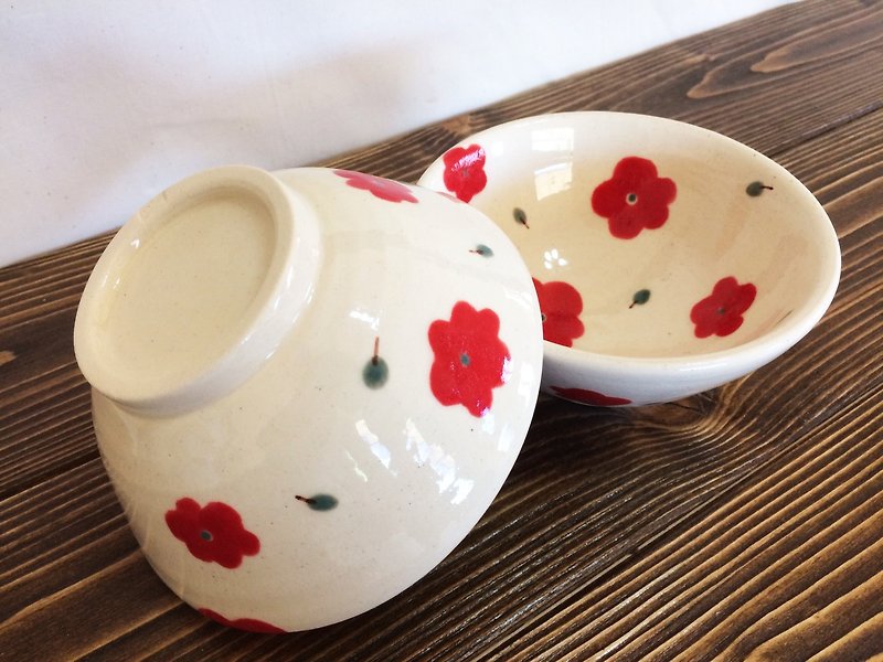 Safflower hand-painted bowl - ถ้วยชาม - เครื่องลายคราม 
