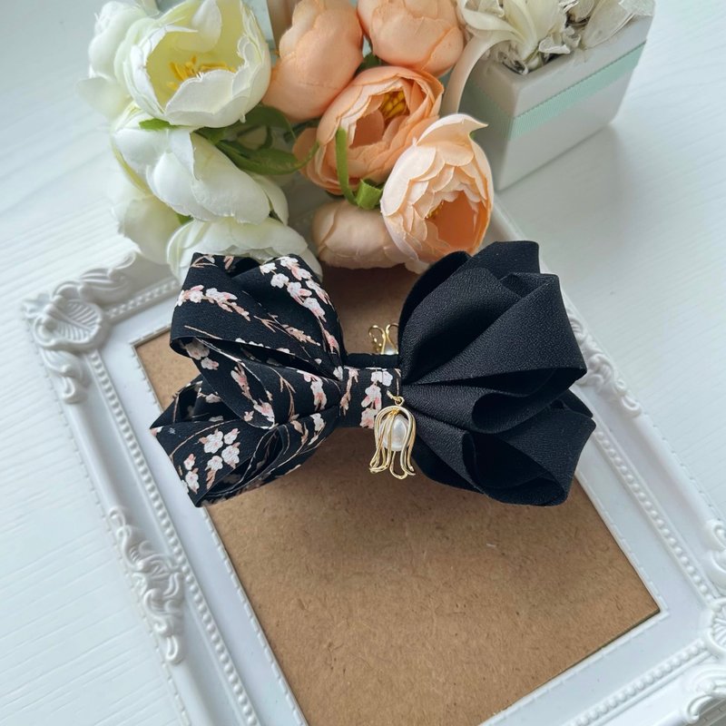 Exclusive three-dimensional double-sided bow intersecting banana clip hairpin - black coffee splicing - Hair Accessories - Other Materials Black