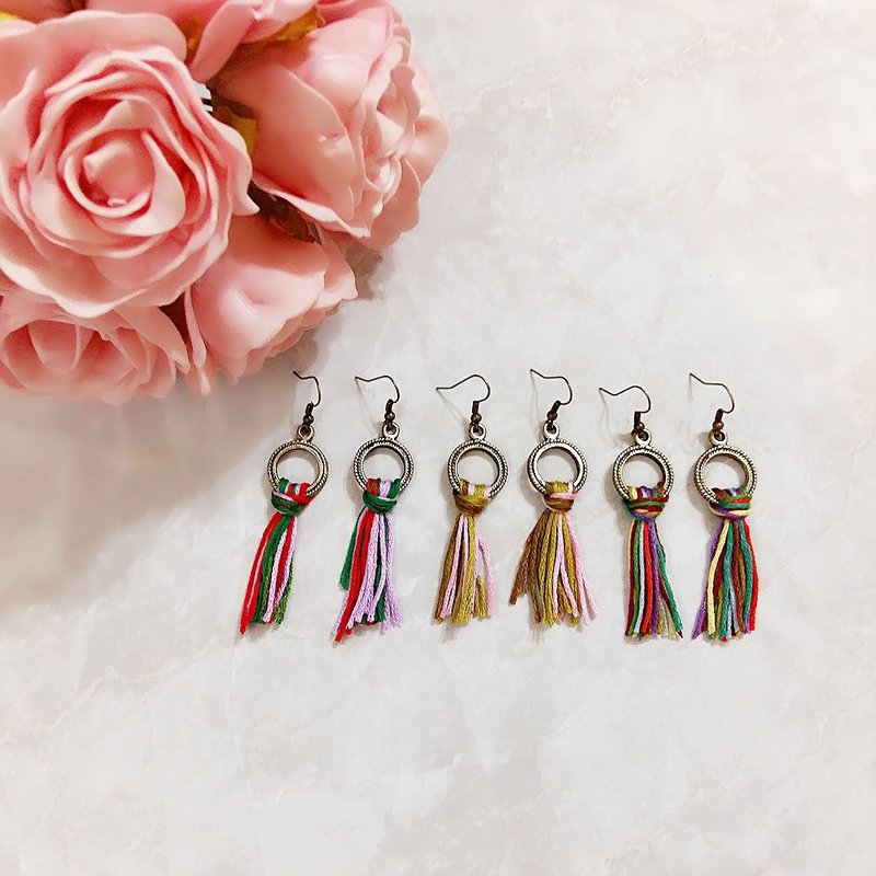 ::愉悅流蘇系列:: 可愛古銅青撞色波西米亞風流蘇耳環 / ::Jolly Tassel Collection:: Antique Bronze Bohemia Tassel Dangle Drop Earrings - 耳環/耳夾/耳骨夾 - 其他材質 多色