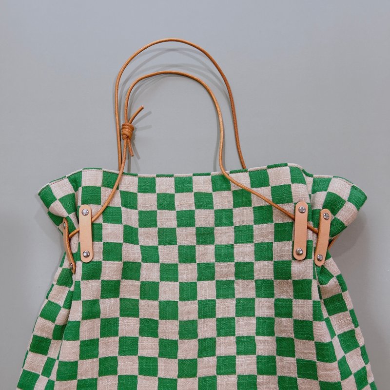 Bucket bag _ Green&Beige checkerboard - กระเป๋าถือ - วัสดุอื่นๆ สีเขียว