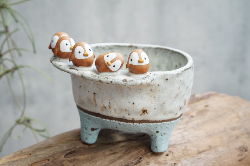 Penguins planter , Handmade ceramic. - Plants - Pottery White