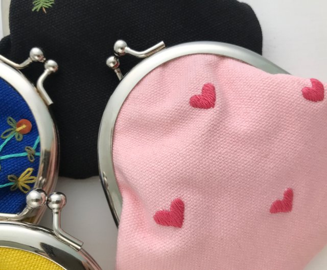 Heart】 Kiss lock bag/coin purse/pink holeless round mouth hand embroidery -  Shop hikim Coin Purses - Pinkoi