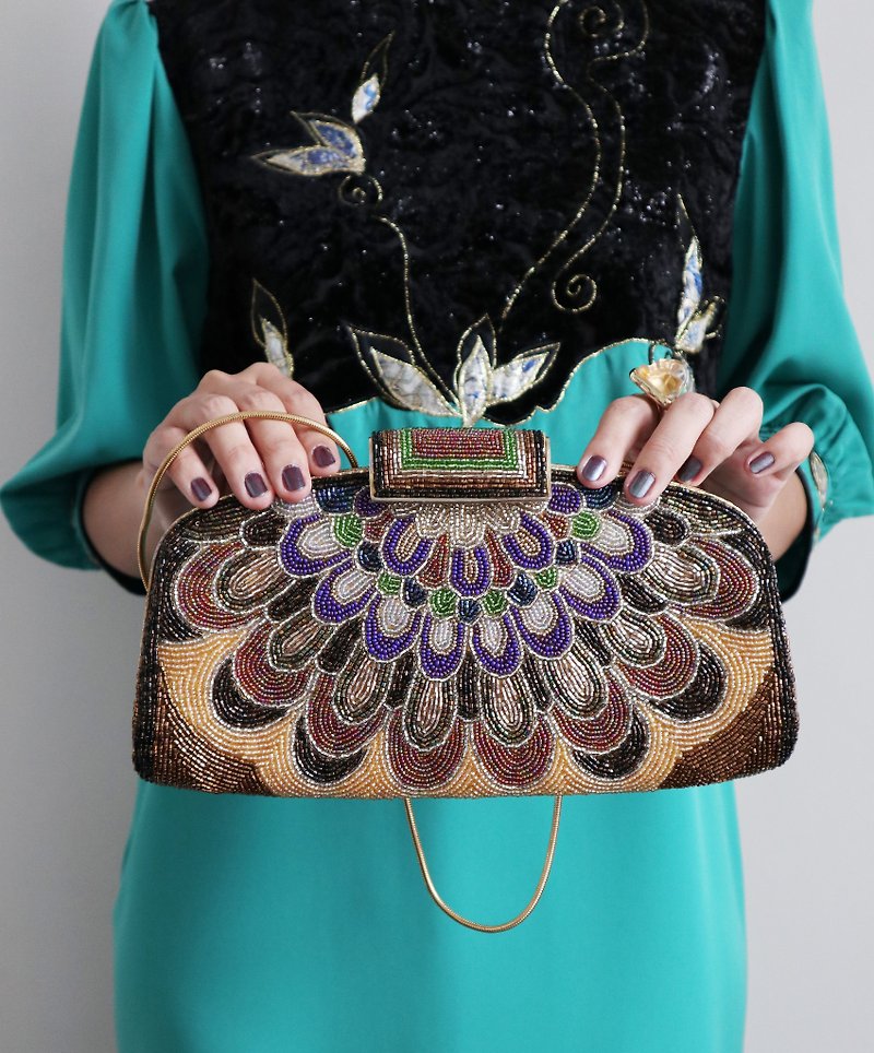 Pumpkin Vintage. Antique handmade peacock opening embroidery shoulder bag - กระเป๋าแมสเซนเจอร์ - วัสดุอื่นๆ 