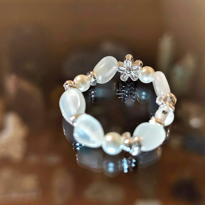 Ring of Spring Flowers and Autumn Moon | White Moonlight | Blue Moonlight | Pink Pressed Pearls | - แหวนทั่วไป - คริสตัล 