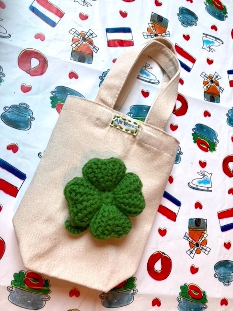 Fabric handbag - four-leaf clover green (large) - กระเป๋าถือ - ผ้าฝ้าย/ผ้าลินิน ขาว