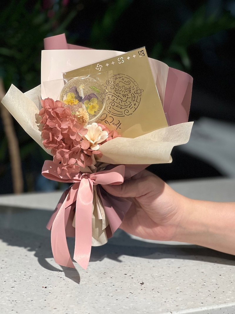 Dragon Love Gift Set - ช่อดอกไม้แห้ง - พืช/ดอกไม้ สีทอง