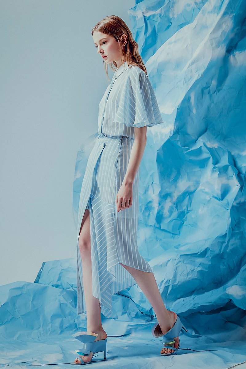 青と白のストライプドレス - スカート - コットン・麻 ブルー