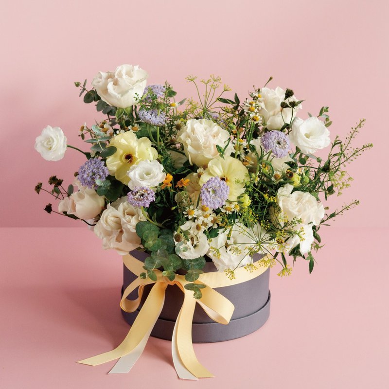 Love Letter-Gift Box Flowers - ช่อดอกไม้แห้ง - พืช/ดอกไม้ สีม่วง