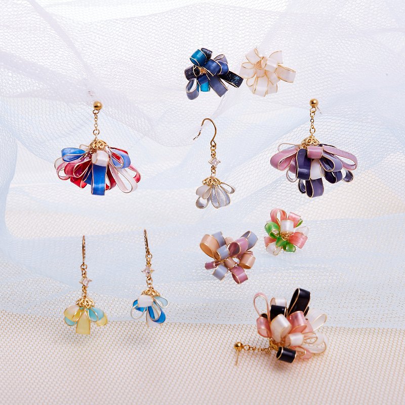 Ribbon Blessing (Dazzling)-Handmade Resin Earrings Crystal Flower Earpin Clip-On - ต่างหู - วัสดุอื่นๆ หลากหลายสี