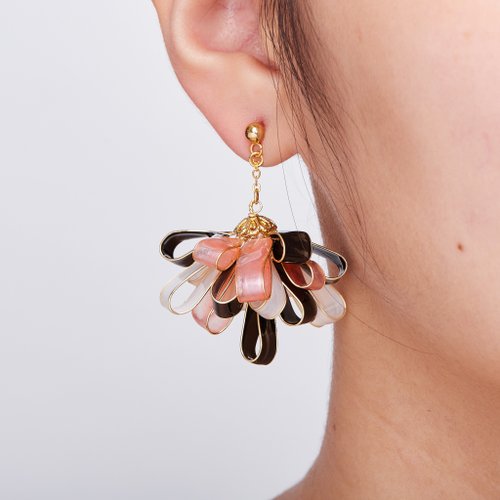 フラワー　レジン　カボション　リボン　ハンドメイド　ピアス　イヤリング変更可 フラワー レジン カボション ピアス ハンドメイド イヤリング