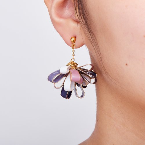 【130】イヤリング／ピアス／レジン リボンブレッシング(ダズリング)-ハンドメイドレジンイヤリング