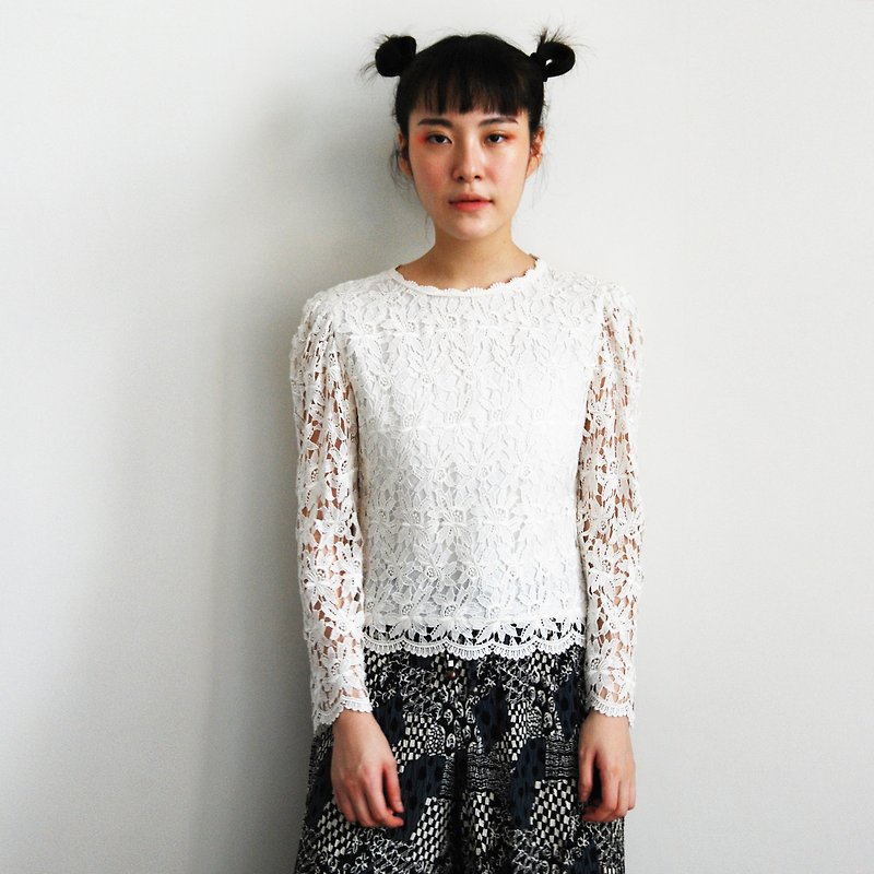 Pumpkin Vintage. Ancient and elegant hollow lace shirt - Women's Tops - Other Materials 