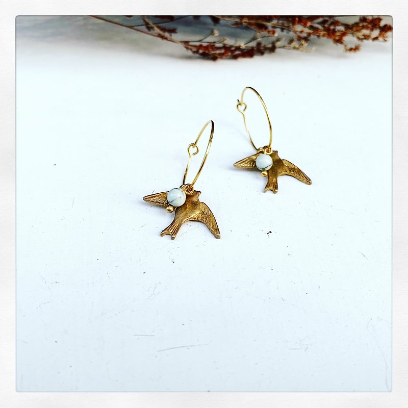 Copper hand made _ small single circle swallow shape copper earrings - Earrings & Clip-ons - Copper & Brass Gold