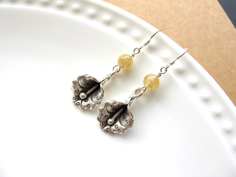 [Golden Flower] Titanium Crystal x 925 Silver - Handmade Natural Stone Series - Earrings & Clip-ons - Crystal Gold