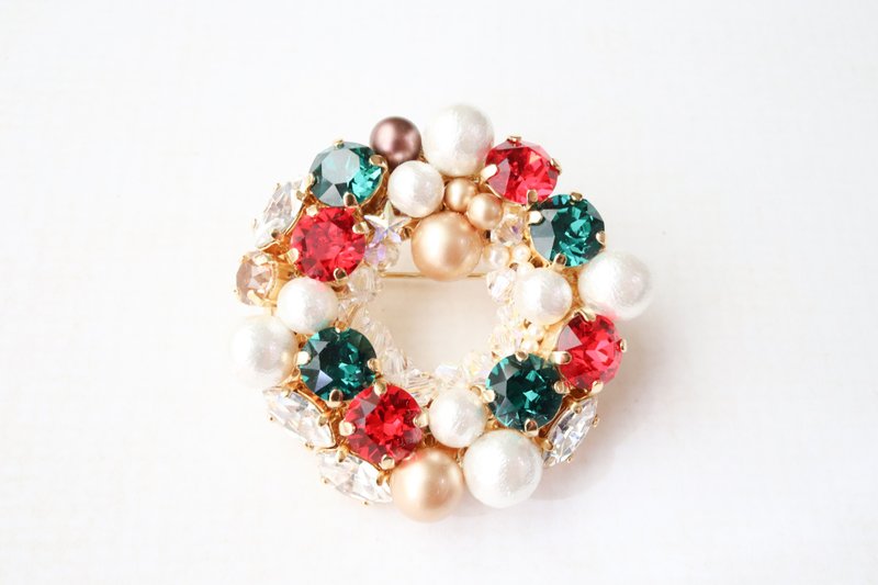 christmas wreath brooch - เข็มกลัด - แก้ว สีแดง