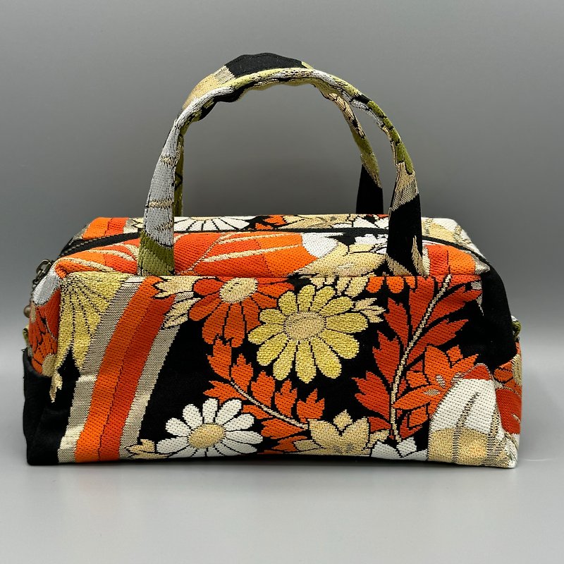 Kimono Obi Remake Handmade Boston Bag - กระเป๋าถือ - ผ้าไหม สีดำ