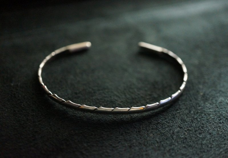 【janvierMade】Sterling Silver Newman Bracelet / Newman Cuff Bracelet / 925 Sterling Silver Handmade - Bracelets - Other Metals 