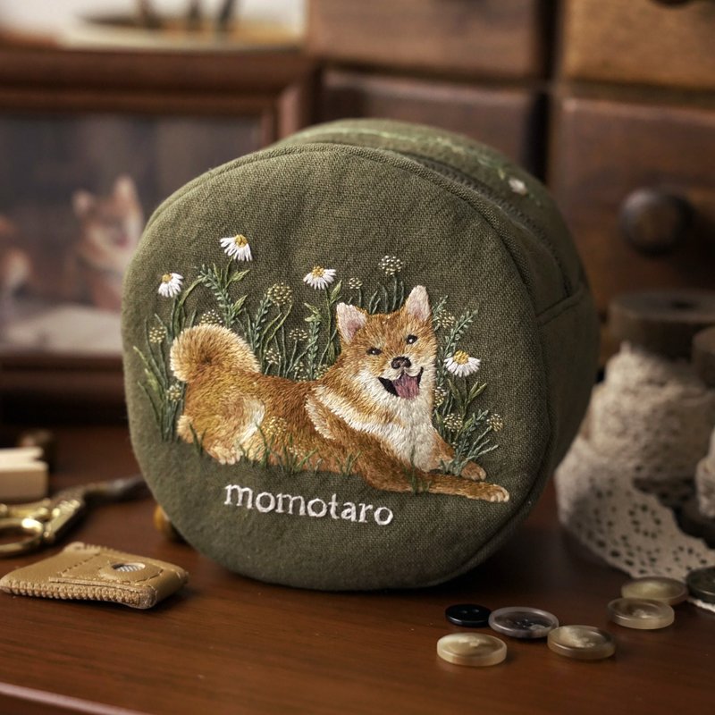 【客製作品】手工刺繡 \ 收納包 - 化妝包/收納袋 - 棉．麻 綠色