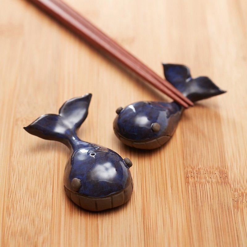 Handmade pottery-a pair of whale black pottery chopstick holders - เซรามิก - วัสดุอื่นๆ สีน้ำเงิน
