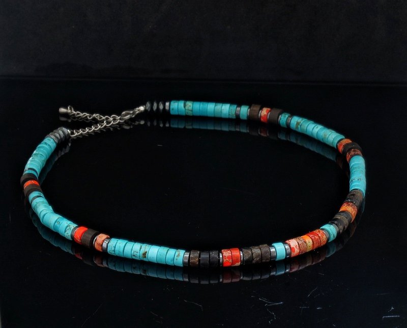 Turquoise Heishi Choker with Hematite and wood beads - สร้อยคอ - เครื่องเพชรพลอย 