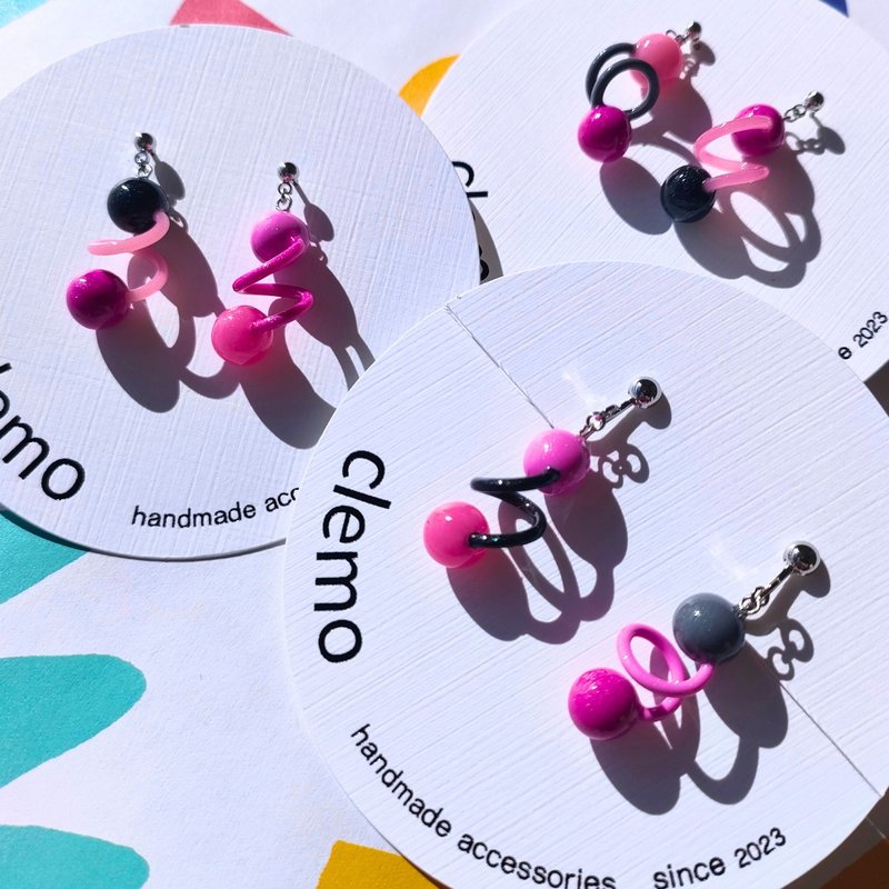 たまくるたま ブラックピンク【ピアス/イヤリング】 - ピアス・イヤリング - その他の素材 多色