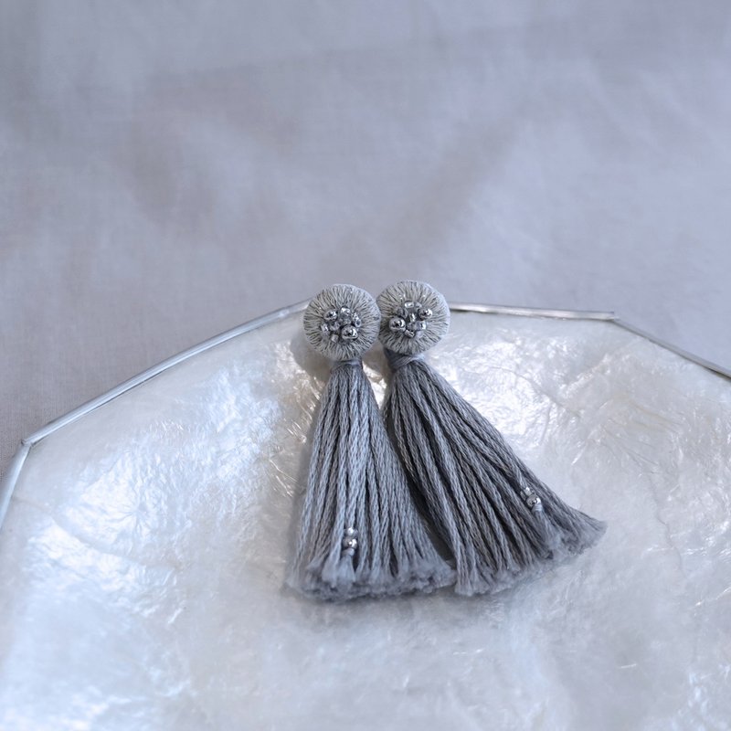 Silver Tassel·Hand Embroidered Earrings - ต่างหู - งานปัก สีเทา