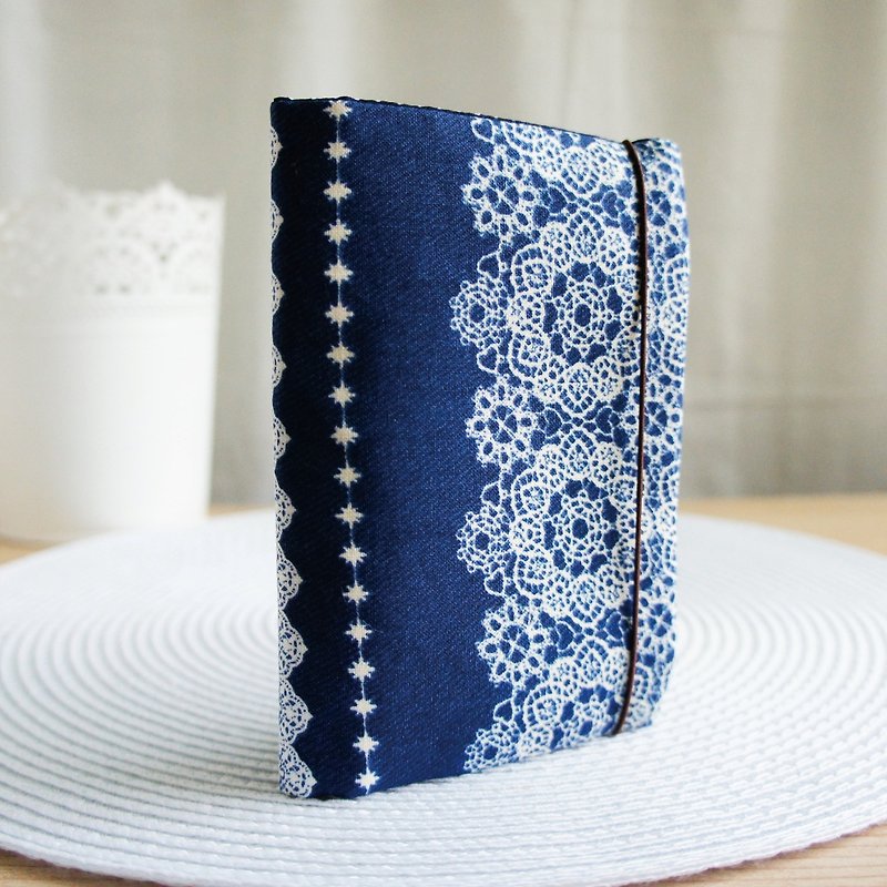 Lovely Japanese cloth, tannin wind lace passport holder, book cover 9.5X14cm denim blue (random shipment) - Passport Holders & Cases - Cotton & Hemp Blue