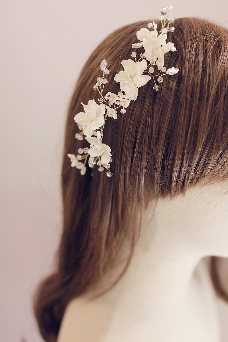 (Brilliant Swarovski Crystal) Bridal Headdress, White Bridal Fascinator, Bridal Floral Ornaments - Hair Accessories - Gemstone White