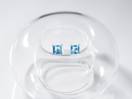 磨樣 Mode Yang 專業翡翠手鐲 冰海 | 拓帕石耳環 / 單件款 / 11月生日石 | 天然寶石耳環