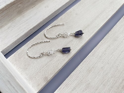 68 Jewellery｜純銀。天然石。輕珠寶 //堇青石閃靈鑽耳環// 純銀 耳勾 天然石水晶手作