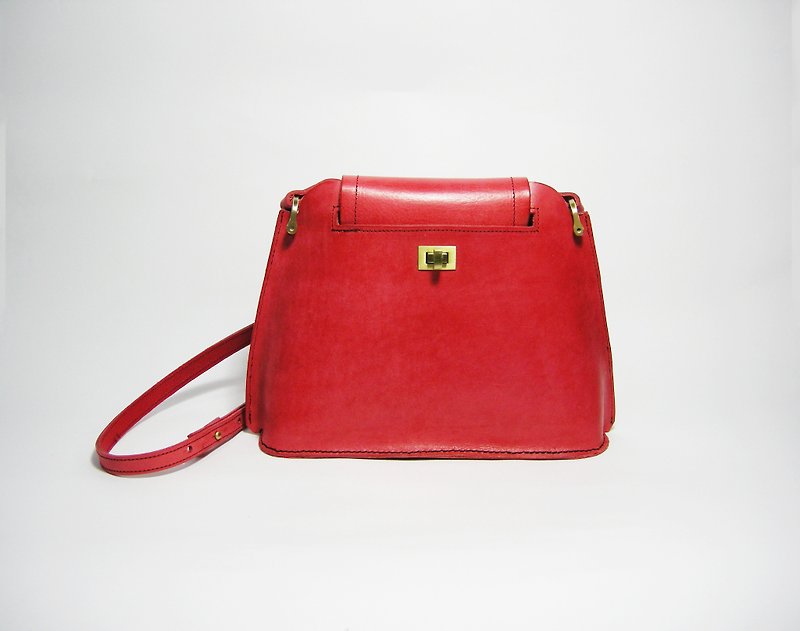● Ladder leather bag (red vegetable tanned leather) (side backpack, shoulder bag) __ Zuo zuo handmade leather goods - กระเป๋าแมสเซนเจอร์ - หนังแท้ สีแดง